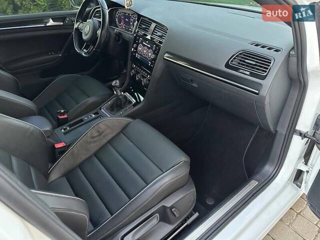 Білий Фольксваген Гольф Р, об'ємом двигуна 1.97 л та пробігом 64 тис. км за 26700 $, фото 34 на Automoto.ua