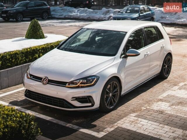 Белый Фольксваген Гольф Р, объемом двигателя 1.97 л и пробегом 57 тыс. км за 25499 $, фото 77 на Automoto.ua
