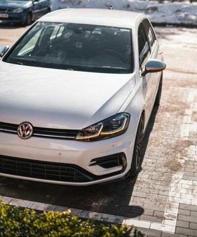 Белый Фольксваген Гольф Р, объемом двигателя 1.97 л и пробегом 57 тыс. км за 25499 $, фото 63 на Automoto.ua