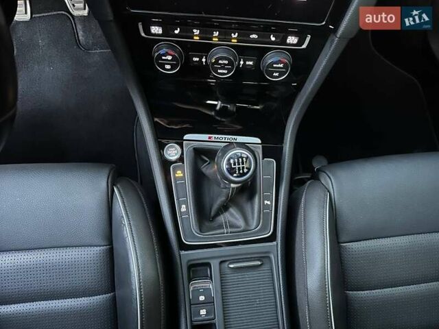 Білий Фольксваген Гольф Р, об'ємом двигуна 1.97 л та пробігом 64 тис. км за 26700 $, фото 37 на Automoto.ua