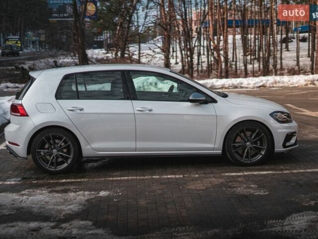 Белый Фольксваген Гольф Р, объемом двигателя 1.97 л и пробегом 57 тыс. км за 25499 $, фото 9 на Automoto.ua