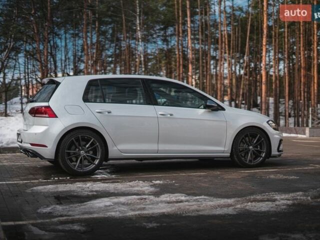 Белый Фольксваген Гольф Р, объемом двигателя 1.97 л и пробегом 57 тыс. км за 25499 $, фото 17 на Automoto.ua