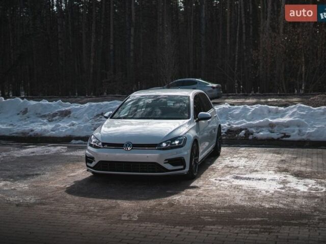 Белый Фольксваген Гольф Р, объемом двигателя 1.97 л и пробегом 57 тыс. км за 25499 $, фото 43 на Automoto.ua