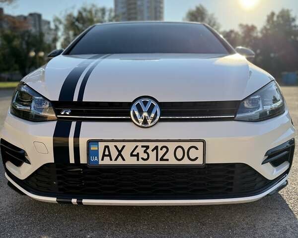 Білий Фольксваген Гольф Р, об'ємом двигуна 1.97 л та пробігом 83 тис. км за 25800 $, фото 1 на Automoto.ua