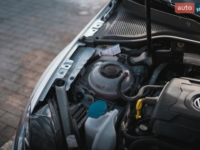 Белый Фольксваген Гольф Р, объемом двигателя 1.97 л и пробегом 57 тыс. км за 25499 $, фото 25 на Automoto.ua