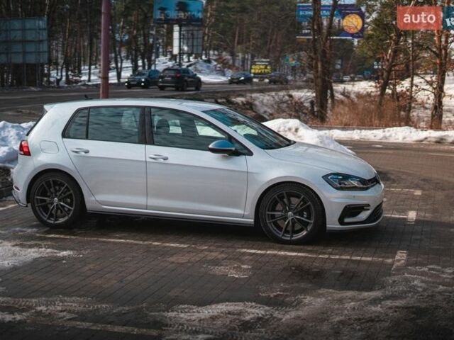 Белый Фольксваген Гольф Р, объемом двигателя 1.97 л и пробегом 57 тыс. км за 25499 $, фото 5 на Automoto.ua