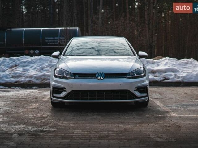Белый Фольксваген Гольф Р, объемом двигателя 1.97 л и пробегом 57 тыс. км за 25499 $, фото 4 на Automoto.ua