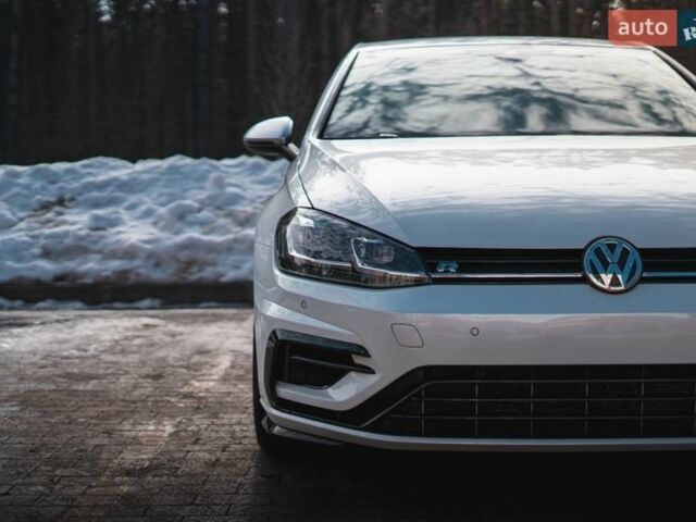 Белый Фольксваген Гольф Р, объемом двигателя 1.97 л и пробегом 57 тыс. км за 25499 $, фото 29 на Automoto.ua
