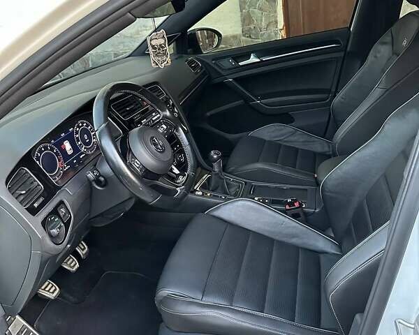 Білий Фольксваген Гольф Р, об'ємом двигуна 1.97 л та пробігом 64 тис. км за 26700 $, фото 26 на Automoto.ua