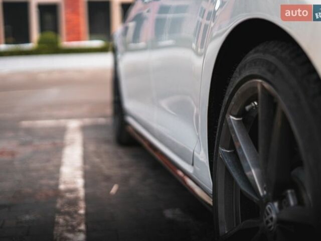 Белый Фольксваген Гольф Р, объемом двигателя 1.97 л и пробегом 57 тыс. км за 25499 $, фото 19 на Automoto.ua