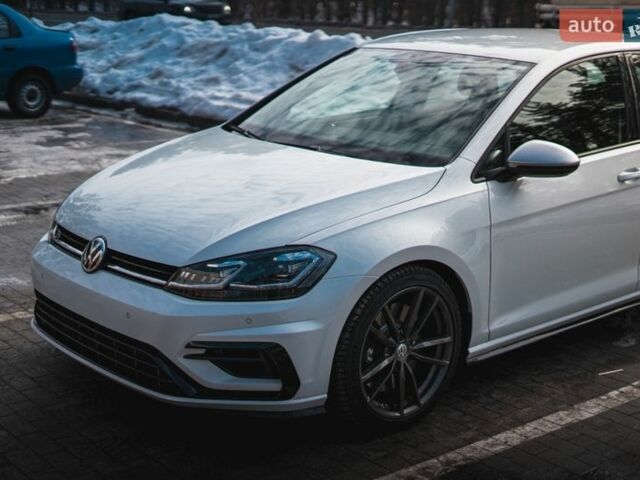 Белый Фольксваген Гольф Р, объемом двигателя 1.97 л и пробегом 57 тыс. км за 25499 $, фото 13 на Automoto.ua