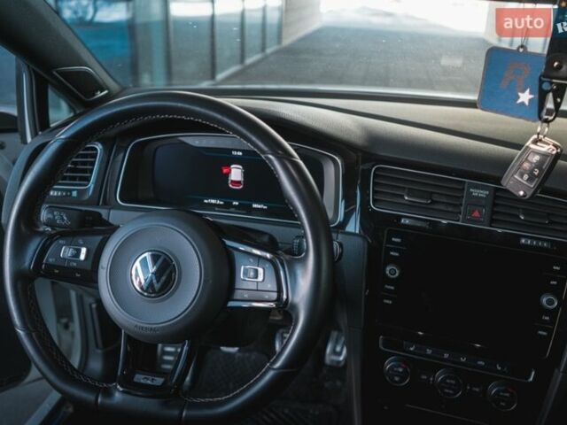 Белый Фольксваген Гольф Р, объемом двигателя 1.97 л и пробегом 57 тыс. км за 25499 $, фото 68 на Automoto.ua