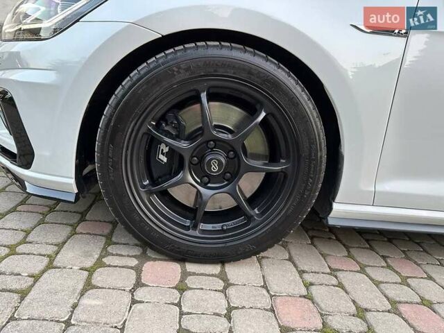 Білий Фольксваген Гольф Р, об'ємом двигуна 1.97 л та пробігом 64 тис. км за 26700 $, фото 40 на Automoto.ua