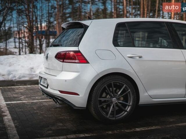 Белый Фольксваген Гольф Р, объемом двигателя 1.97 л и пробегом 57 тыс. км за 25499 $, фото 10 на Automoto.ua