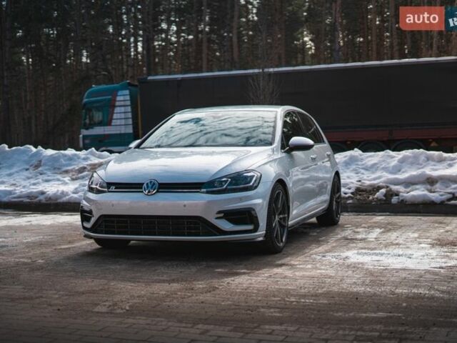 Белый Фольксваген Гольф Р, объемом двигателя 1.97 л и пробегом 57 тыс. км за 25499 $, фото 2 на Automoto.ua