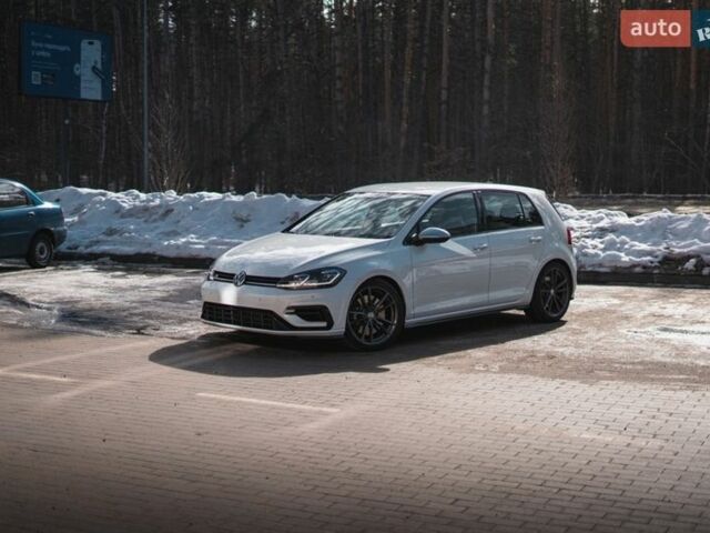Белый Фольксваген Гольф Р, объемом двигателя 1.97 л и пробегом 57 тыс. км за 25499 $, фото 46 на Automoto.ua