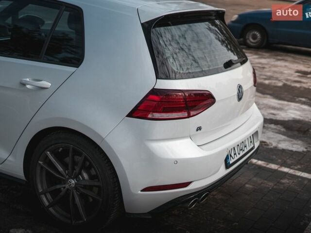Белый Фольксваген Гольф Р, объемом двигателя 1.97 л и пробегом 57 тыс. км за 25499 $, фото 12 на Automoto.ua