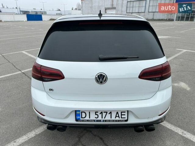 Білий Фольксваген Гольф Р, об'ємом двигуна 2 л та пробігом 70 тис. км за 24000 $, фото 3 на Automoto.ua