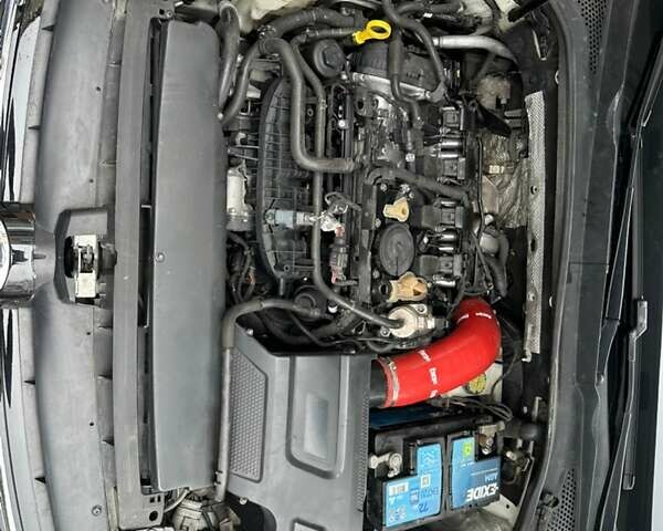 Білий Фольксваген Гольф Р, об'ємом двигуна 2 л та пробігом 70 тис. км за 24000 $, фото 10 на Automoto.ua