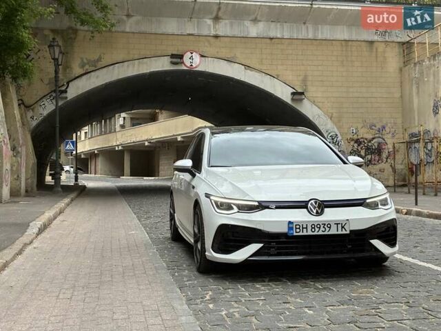 Білий Фольксваген Гольф Р, об'ємом двигуна 2 л та пробігом 41 тис. км за 49900 $, фото 3 на Automoto.ua
