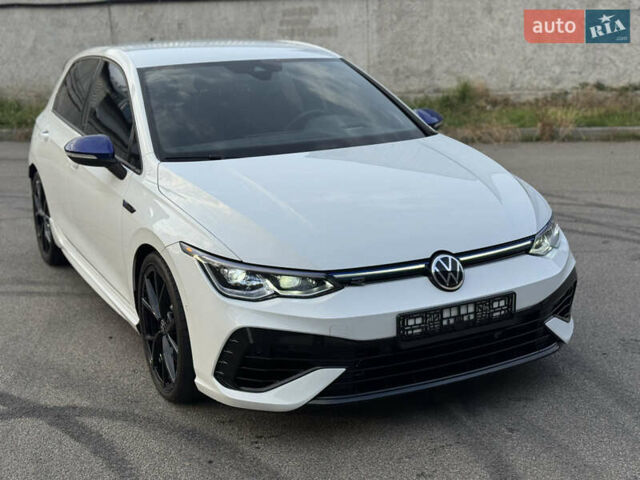 Білий Фольксваген Гольф Р, об'ємом двигуна 2 л та пробігом 33 тис. км за 46000 $, фото 2 на Automoto.ua