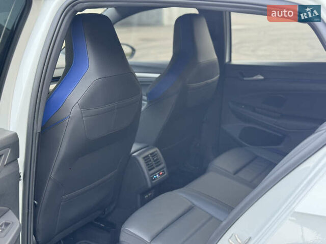 Білий Фольксваген Гольф Р, об'ємом двигуна 2 л та пробігом 33 тис. км за 46000 $, фото 22 на Automoto.ua