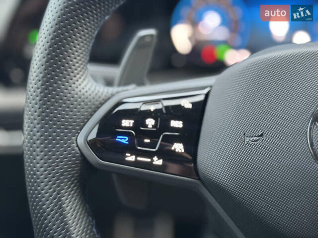 Білий Фольксваген Гольф Р, об'ємом двигуна 2 л та пробігом 33 тис. км за 46000 $, фото 47 на Automoto.ua