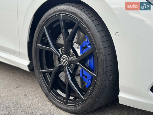 Білий Фольксваген Гольф Р, об'ємом двигуна 2 л та пробігом 33 тис. км за 46000 $, фото 14 на Automoto.ua
