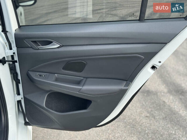 Білий Фольксваген Гольф Р, об'ємом двигуна 2 л та пробігом 33 тис. км за 46000 $, фото 30 на Automoto.ua