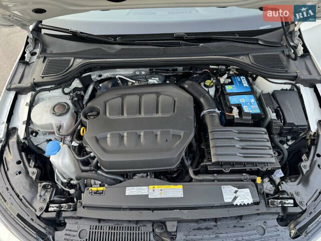 Білий Фольксваген Гольф Р, об'ємом двигуна 2 л та пробігом 33 тис. км за 46000 $, фото 52 на Automoto.ua