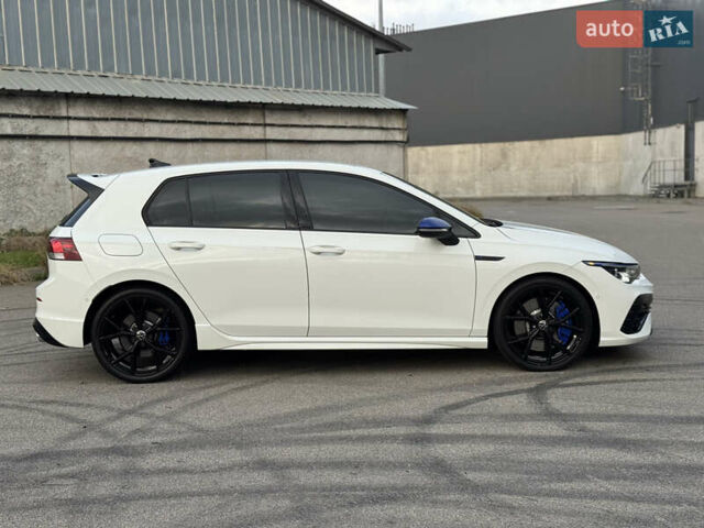 Білий Фольксваген Гольф Р, об'ємом двигуна 2 л та пробігом 33 тис. км за 46000 $, фото 3 на Automoto.ua