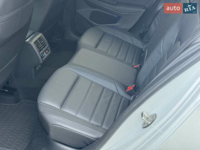 Білий Фольксваген Гольф Р, об'ємом двигуна 2 л та пробігом 33 тис. км за 46000 $, фото 23 на Automoto.ua