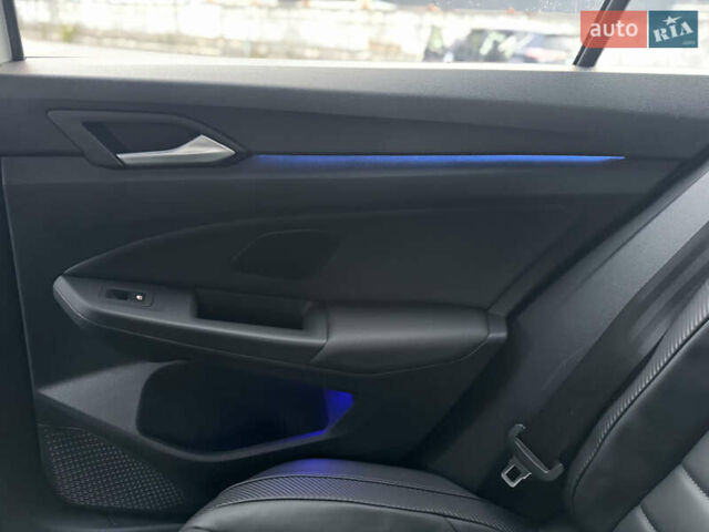 Білий Фольксваген Гольф Р, об'ємом двигуна 2 л та пробігом 33 тис. км за 46000 $, фото 43 на Automoto.ua