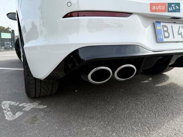 Белый Фольксваген Гольф Р, объемом двигателя 1.98 л и пробегом 3 тыс. км за 45000 $, фото 26 на Automoto.ua