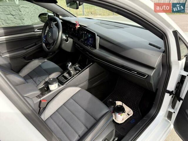 Білий Фольксваген Гольф Р, об'ємом двигуна 1.98 л та пробігом 3 тис. км за 45000 $, фото 28 на Automoto.ua