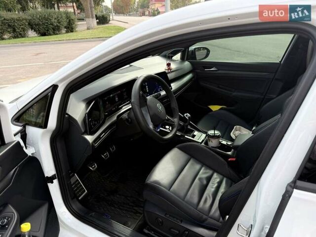 Білий Фольксваген Гольф Р, об'ємом двигуна 1.98 л та пробігом 3 тис. км за 45000 $, фото 33 на Automoto.ua