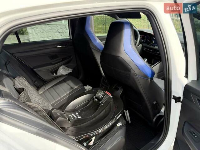 Білий Фольксваген Гольф Р, об'ємом двигуна 1.98 л та пробігом 3 тис. км за 45000 $, фото 29 на Automoto.ua