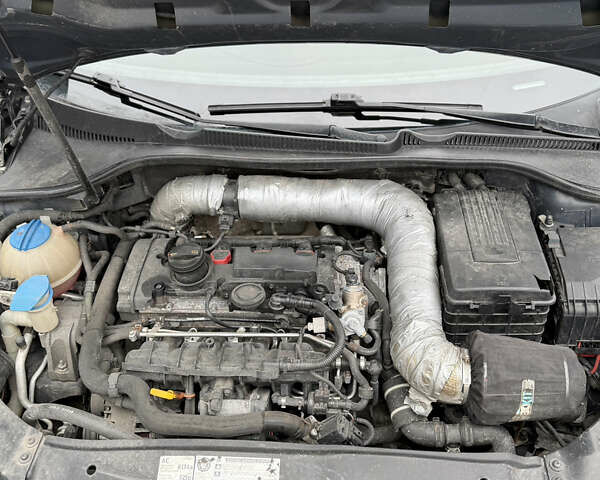 Чорний Фольксваген Гольф Р, об'ємом двигуна 2 л та пробігом 240 тис. км за 11000 $, фото 14 на Automoto.ua