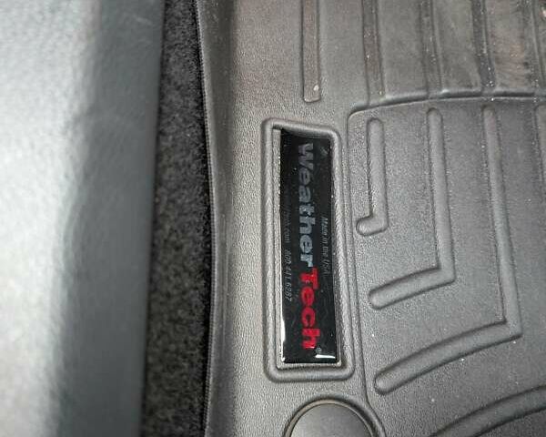 Чорний Фольксваген Гольф Р, об'ємом двигуна 2 л та пробігом 84 тис. км за 15000 $, фото 28 на Automoto.ua