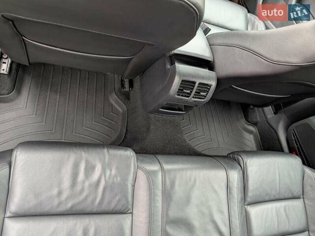 Чорний Фольксваген Гольф Р, об'ємом двигуна 2 л та пробігом 84 тис. км за 15000 $, фото 34 на Automoto.ua