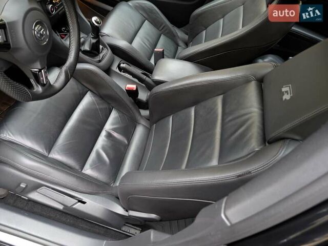 Чорний Фольксваген Гольф Р, об'ємом двигуна 2 л та пробігом 84 тис. км за 15000 $, фото 18 на Automoto.ua