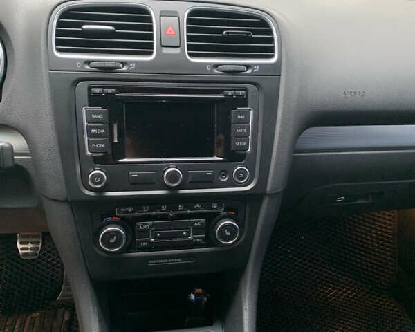 Черный Фольксваген Гольф Р, объемом двигателя 1.97 л и пробегом 140 тыс. км за 13500 $, фото 12 на Automoto.ua