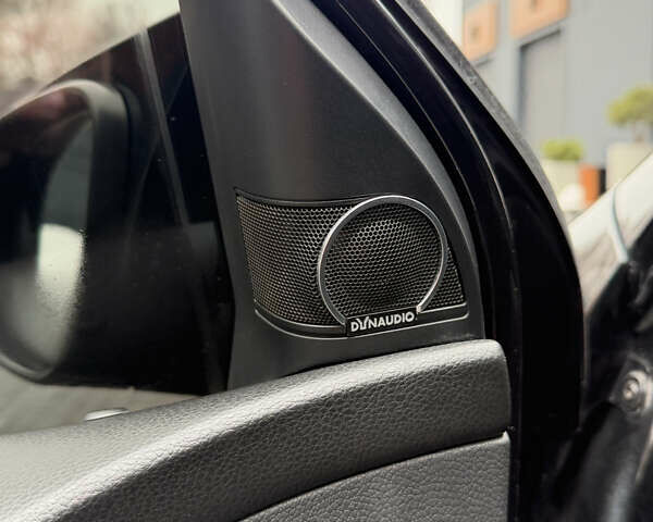 Чорний Фольксваген Гольф Р, об'ємом двигуна 2 л та пробігом 240 тис. км за 11000 $, фото 13 на Automoto.ua