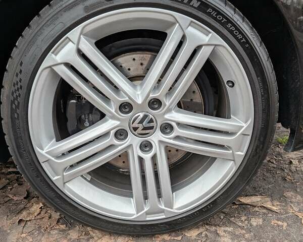 Чорний Фольксваген Гольф Р, об'ємом двигуна 2 л та пробігом 84 тис. км за 15000 $, фото 35 на Automoto.ua