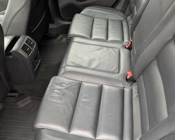 Чорний Фольксваген Гольф Р, об'ємом двигуна 2 л та пробігом 84 тис. км за 15000 $, фото 32 на Automoto.ua