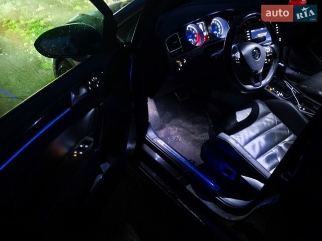 Черный Фольксваген Гольф Р, объемом двигателя 2 л и пробегом 130 тыс. км за 20000 $, фото 28 на Automoto.ua