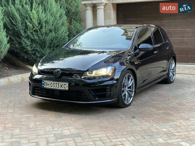 Черный Фольксваген Гольф Р, объемом двигателя 2 л и пробегом 70 тыс. км за 22900 $, фото 2 на Automoto.ua