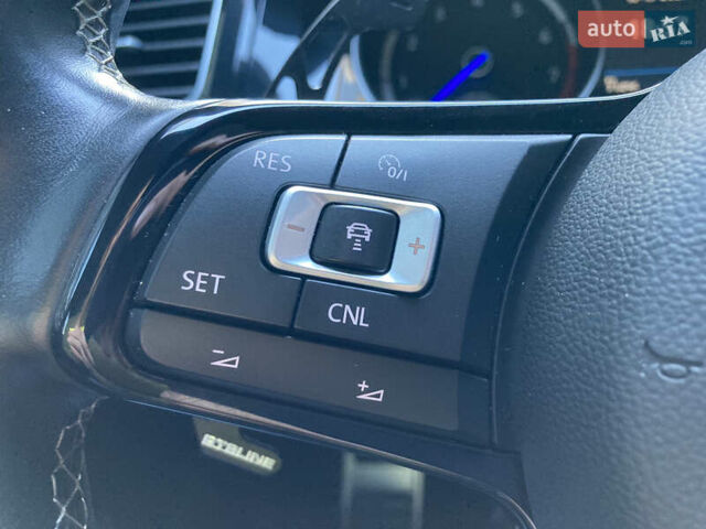 Черный Фольксваген Гольф Р, объемом двигателя 2 л и пробегом 70 тыс. км за 20700 $, фото 24 на Automoto.ua