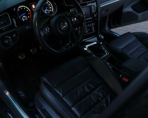 Черный Фольксваген Гольф Р, объемом двигателя 1.98 л и пробегом 176 тыс. км за 14799 $, фото 15 на Automoto.ua