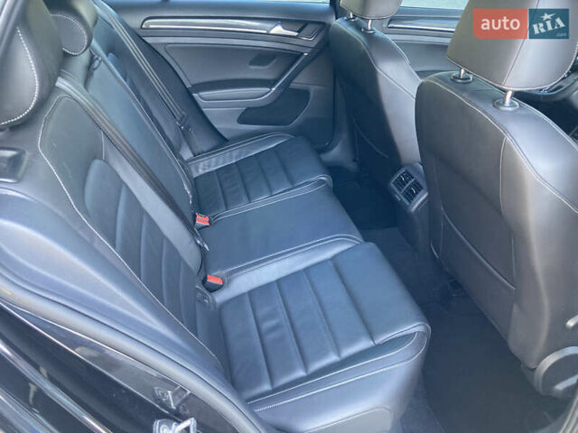 Черный Фольксваген Гольф Р, объемом двигателя 2 л и пробегом 70 тыс. км за 20700 $, фото 16 на Automoto.ua